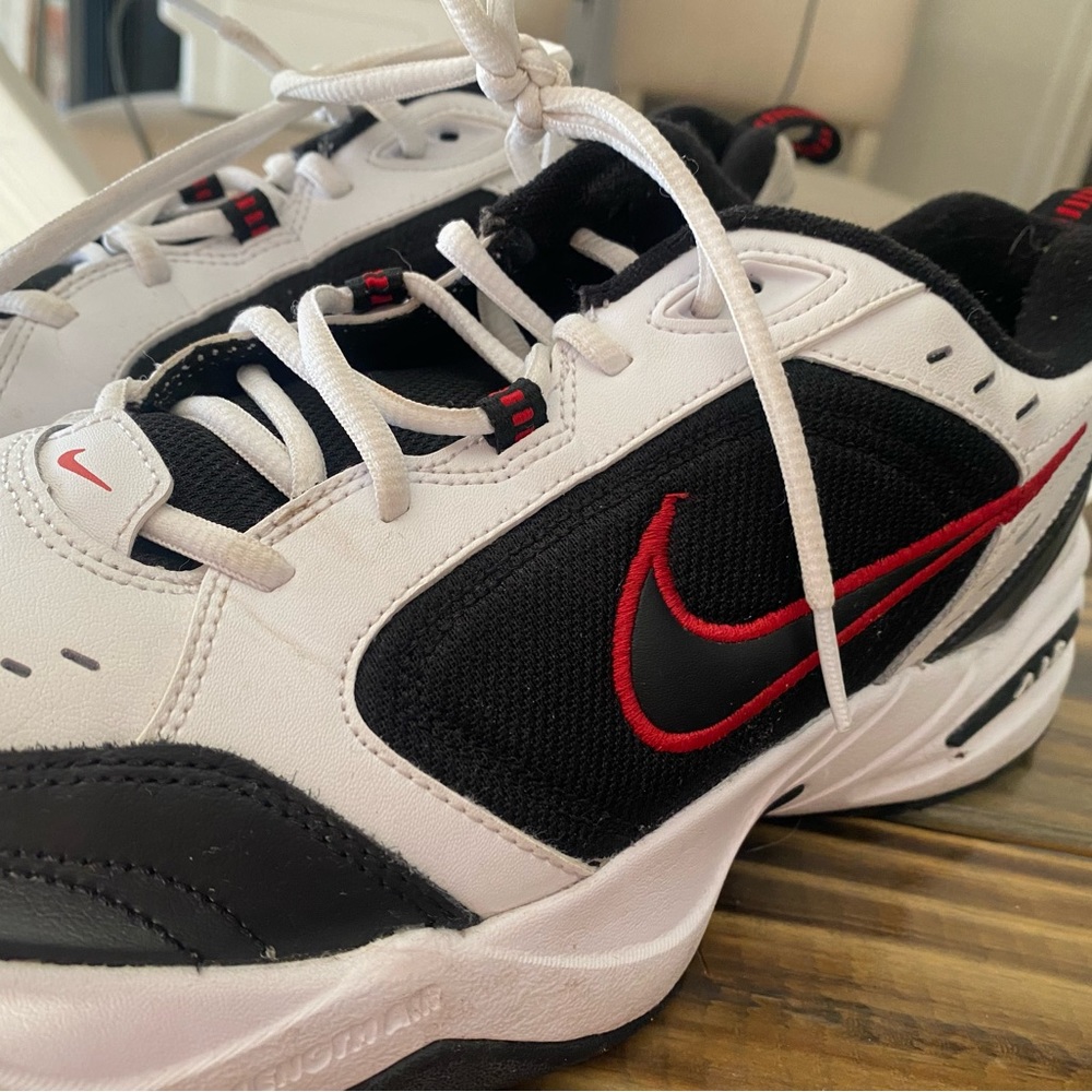 Nike Air Monarch